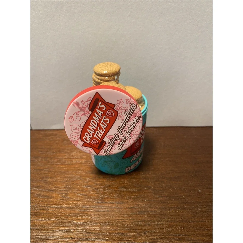 Hallmark Keepsake Ornament 2018 Grandma's‎ Cookie Jar QG01873
